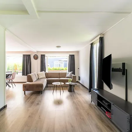 Charming In Near Efteling 3* Kaatsheuvel