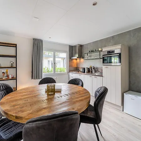 Charming In Near Efteling Hotel 3*